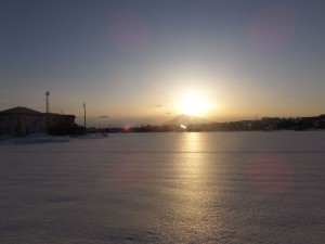 浪岡での雪原の夕陽